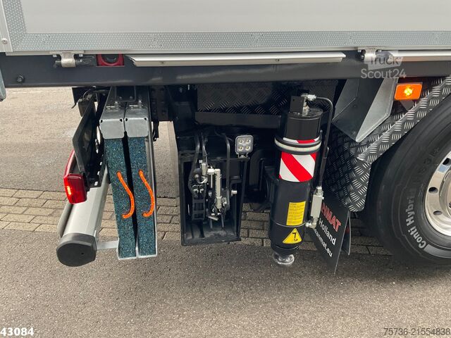 Vrachtwagen met kraan Volvo FH 540 10x4 Fassi 215 Tonmeter laadkraan + Fly-...
