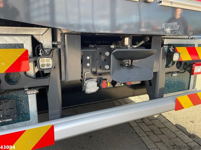 Vrachtwagen met kraan Volvo FH 540 10x4 Fassi 215 Tonmeter laadkraan + Fly-...