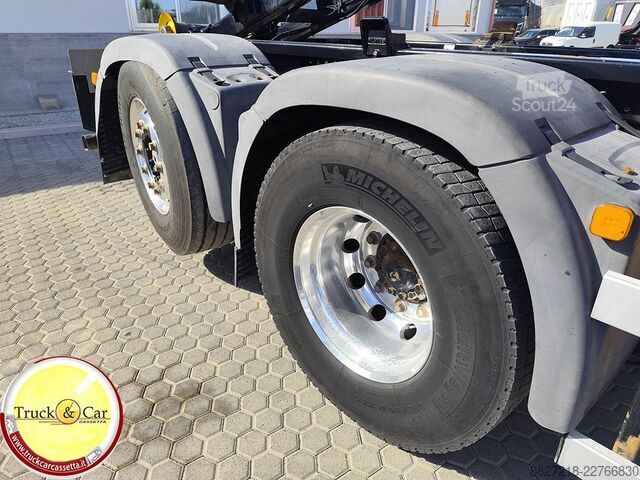 Camion scarrabile Iveco stralis 260 s 500