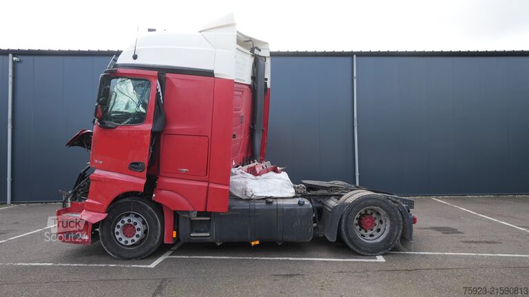 Standard-SZM Mercedes-Benz Actros 1942 damaged Tractor unit