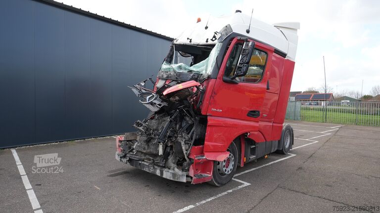 Standard-SZM Mercedes-Benz Actros 1942 damaged Tractor unit