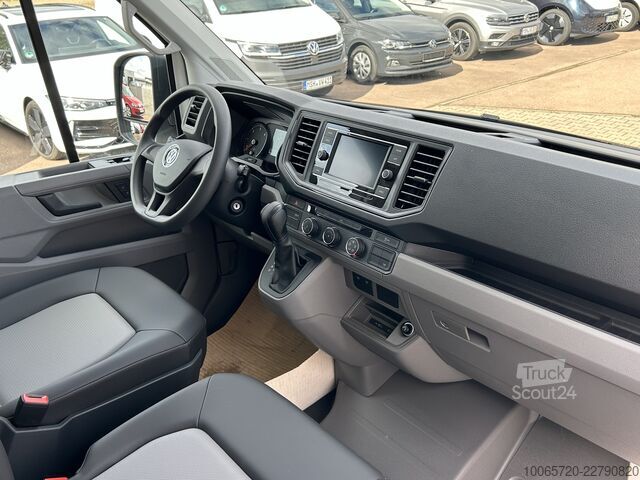 Transporter mit Koffer VW Crafter Koffer Junge Möbelkoffer Automat