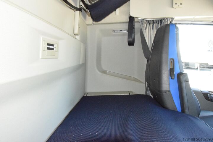 стандартний тракторний агрегат VOLVO FH 460 Globetrotter XL i-Save