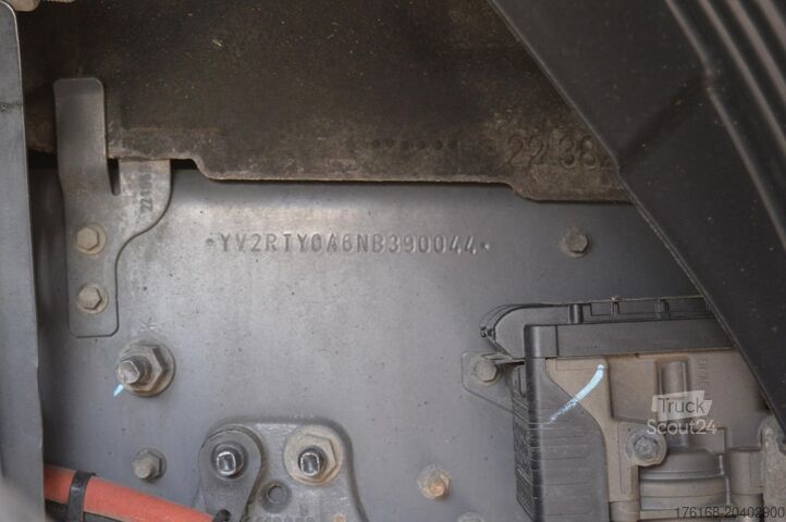 стандартний тракторний агрегат VOLVO FH 460 Globetrotter XL i-Save