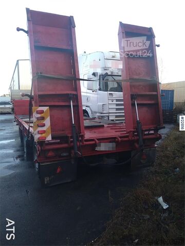 Low loader Vang SLHS machine trailer with hydraulic ramps