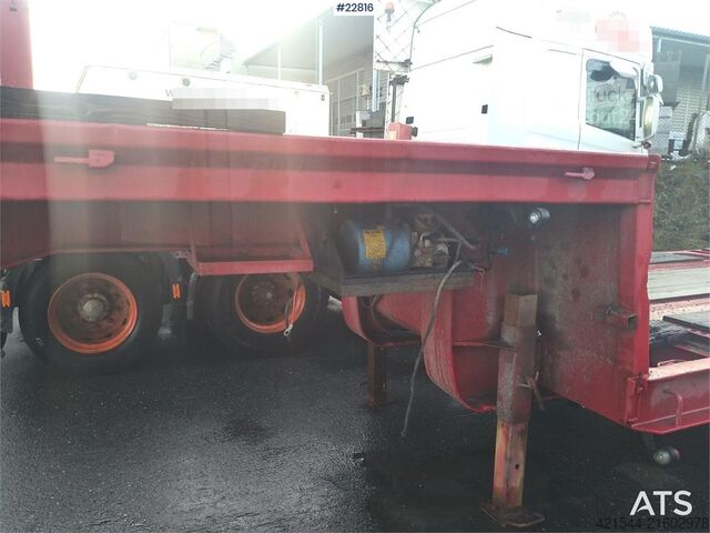 Low loader Vang SLHS machine trailer with hydraulic ramps