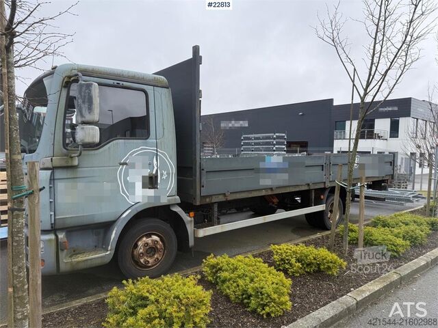 Ремарке на платформата MAN TGL 8.180 flatbed truck as a repair object