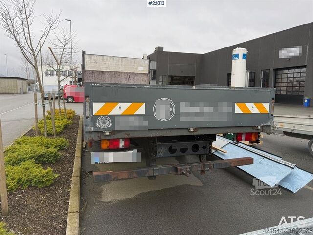 Ремарке на платформата MAN TGL 8.180 flatbed truck as a repair object