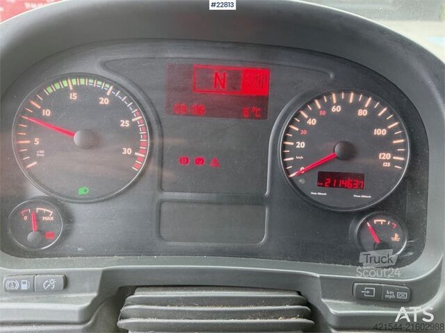 Ремарке на платформата MAN TGL 8.180 flatbed truck as a repair object