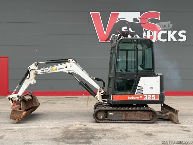 Minigraver BOBCAT X 325 Gummikette/Tiefenlöffel/Grabenlöffel 1999
