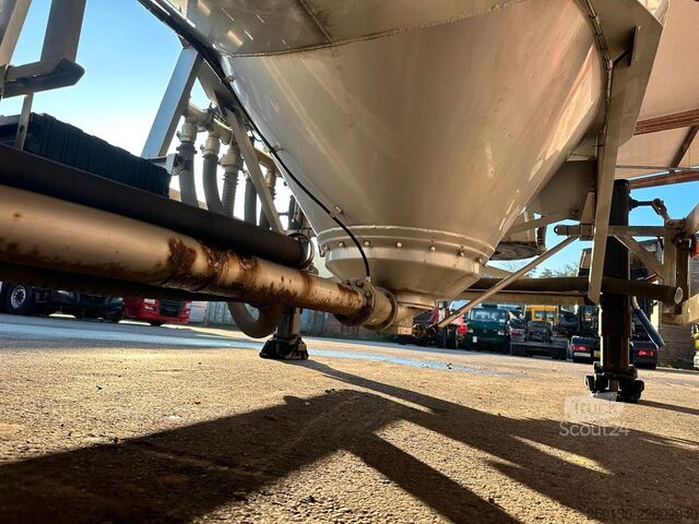 Silo semitrailer FELDBINDER EUT 39.3 39m³ 2 Euter  NLA 3x Vorhanden