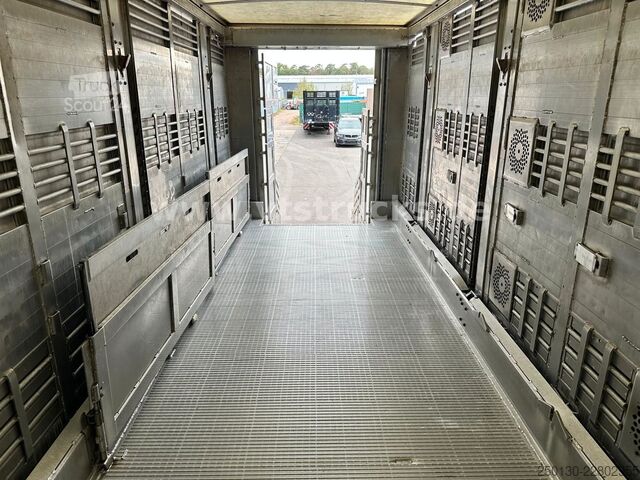 Kreaturvogn DAF XF 480 LL 6x2 3.Stock Menke Viehwagen m. Hubdach
