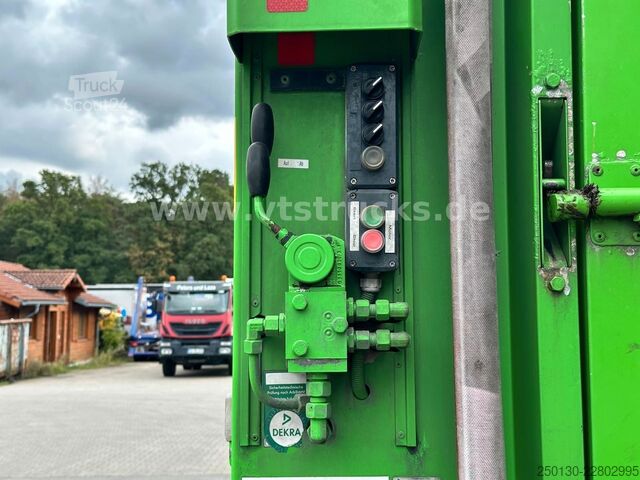 Ремарке за превоз на коне MENKE-JANZEN 3.Stock & Aggregat/Hubdach/BPW/54m²
