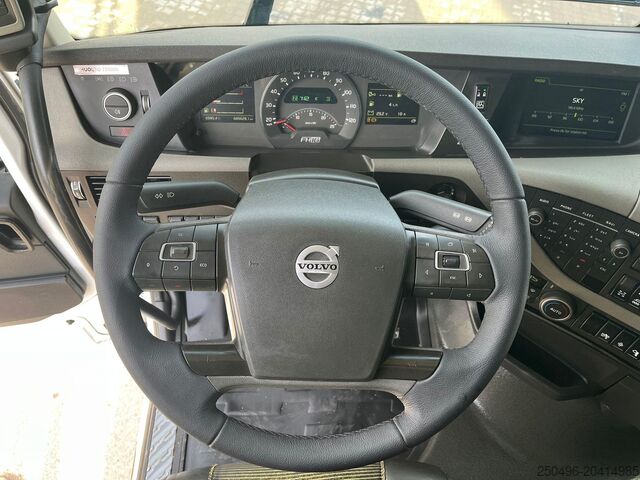 Transportador de troncos Volvo FH 16 750 8x4*4 CHASSIS L=7113 mm