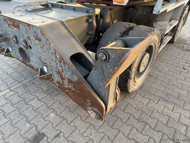 Zariadenie na manipuláciu s materiálom Sennebogen 818 KOPARKA KOŁOWA