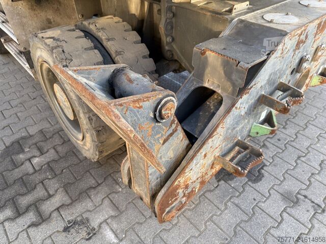 Zariadenie na manipuláciu s materiálom Sennebogen 818 KOPARKA KOŁOWA
