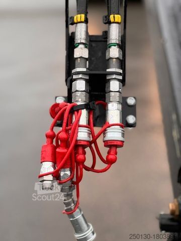 Zware vrachtwagen MERCEDES-BENZ Arocs 2552 6x2 Lift Achse HMF 4020