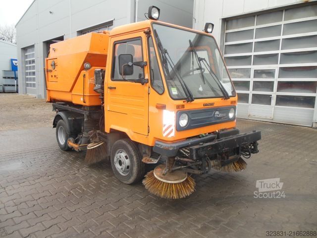 Kehrmaschine MULTICAR M 26