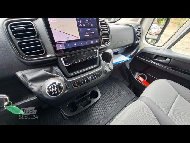 Dobozos furgon FIAT Ducato