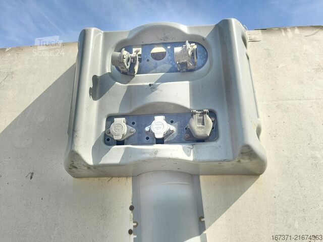 Flatbed FREUHAUF T39V04ZXX |FLATBED | FREUHAUF  AXLES.