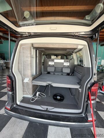 Camper Volkswagen California T6.1 Ocean 2023 | Cambio automatico | Tetto a soffietto