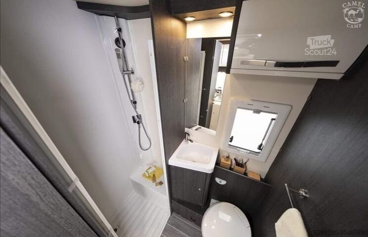 Halvintegrerad husbil Roller Team 98TL