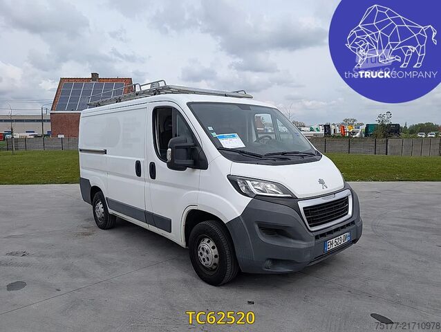 Skåpbil Peugeot Boxer 3t3 2l blue hdi 110 pack