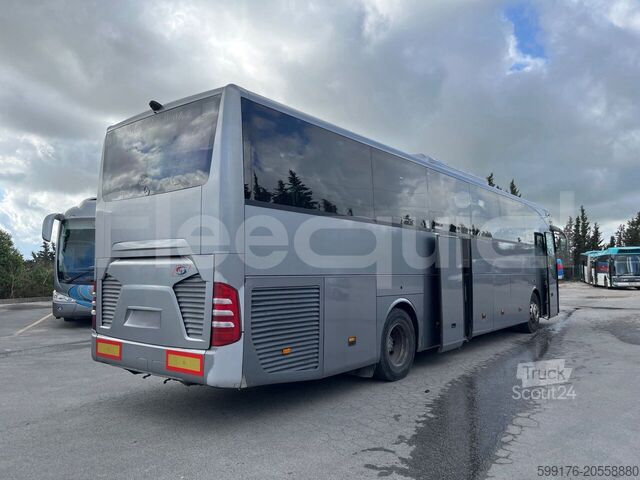 Túraautó Mercedes-Benz Tourismo