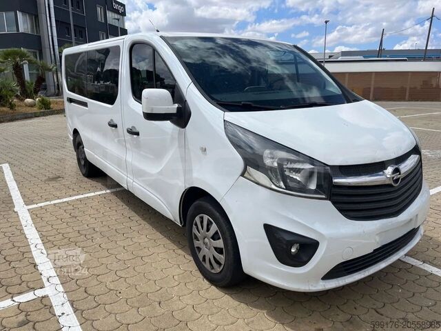 Transport de pasageri Opel Vivaro - B