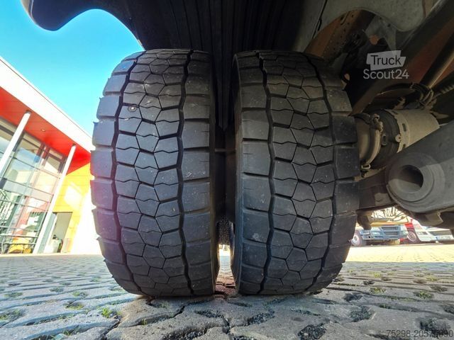 Skriňové nákladné vozidlo MERCEDES-BENZ Atego 1218 / Ladebordwand