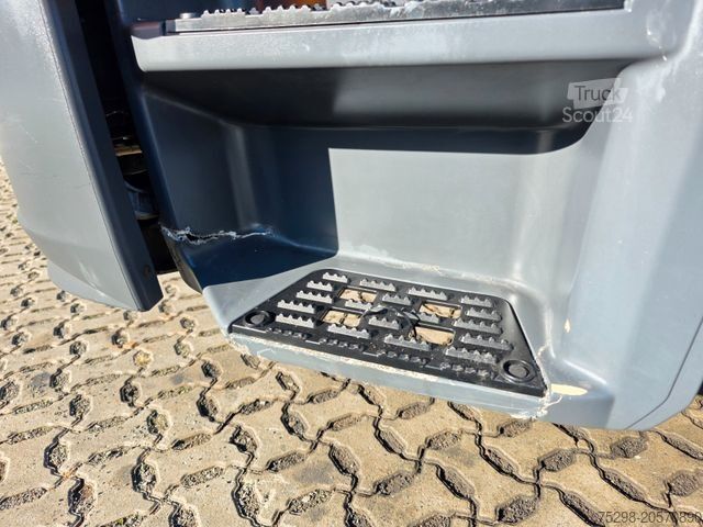 Samochód ciężarowy typu furgon MERCEDES-BENZ Atego 1218 / Ladebordwand