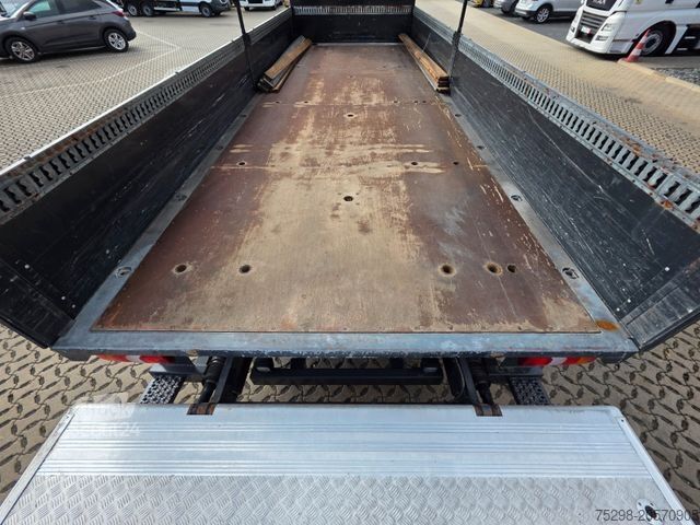Flatbed truck with tarp MERCEDES-BENZ Atego 1221 / Ladebordwand / Rückfahrkamera