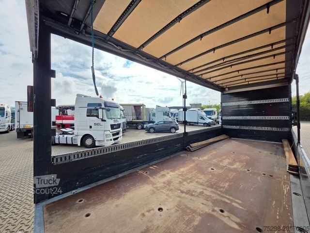 Nákladné auto s plochou korbou a plachtou MERCEDES-BENZ Atego 1221 / Ladebordwand / Rückfahrkamera