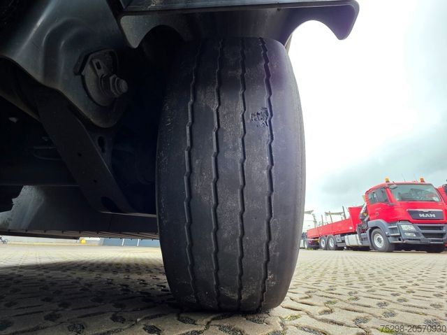 Semirimorchio con telone WIELTON NS-3 / Palettenkasten / Liftachse