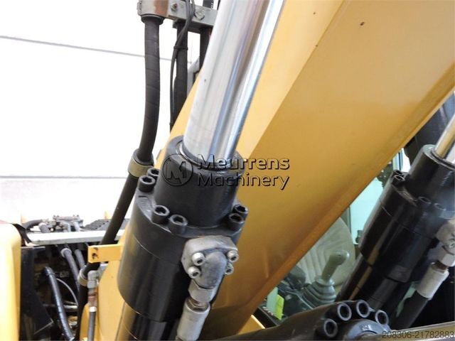 Excavator pe roți CATERPILLAR M313