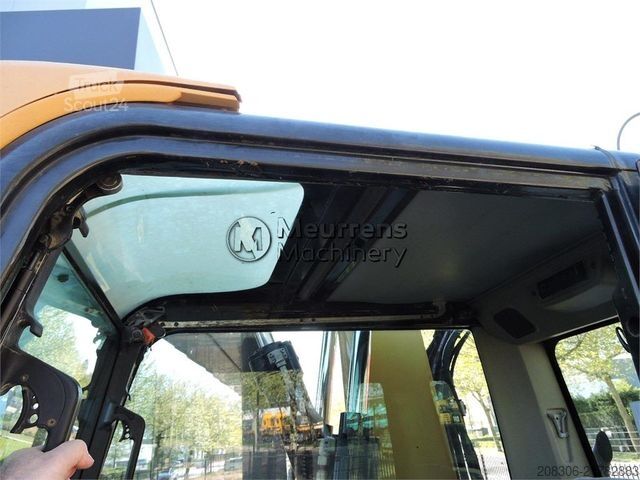 Excavator pe roți CATERPILLAR M313