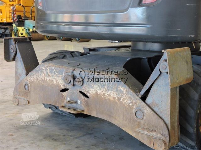 Pelle sur pneus VOLVO EW140D