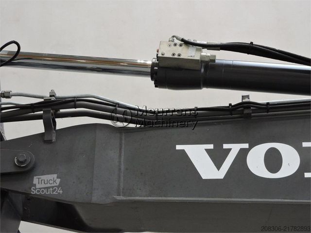 Pelle sur pneus VOLVO EW140D