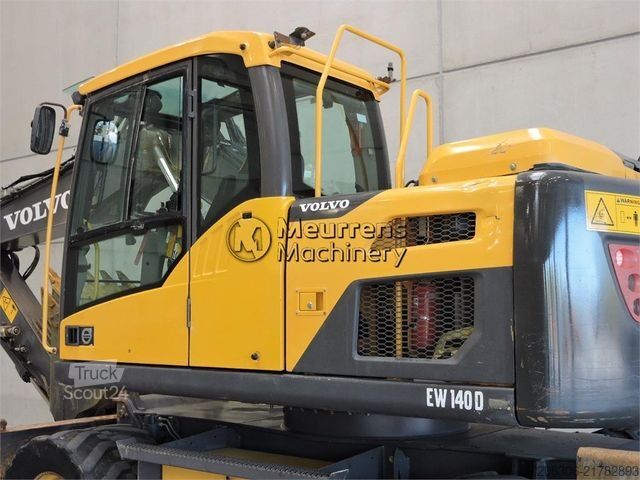 Pelle sur pneus VOLVO EW140D