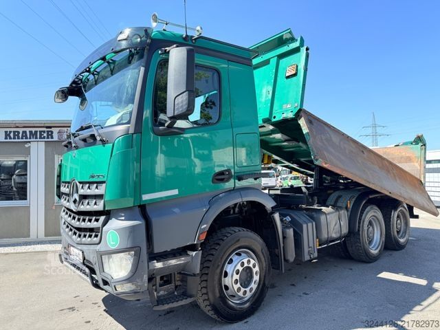 Camión volquete MERCEDES-BENZ Arocs 2645 K Meiller3-Seitenkipper/Bordmatik/6x4