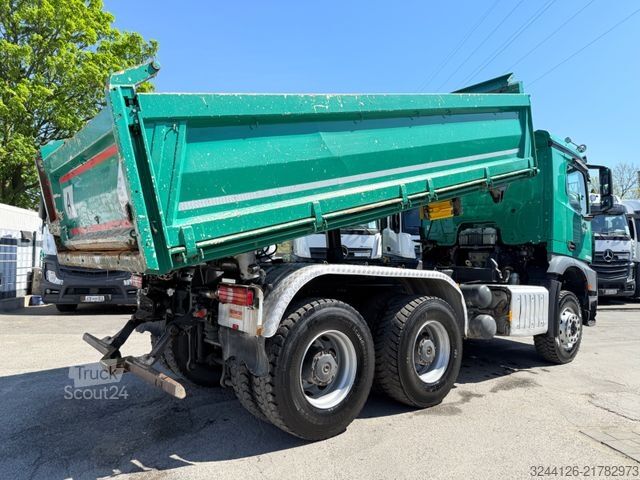 Camión volquete MERCEDES-BENZ Arocs 2645 K Meiller3-Seitenkipper/Bordmatik/6x4