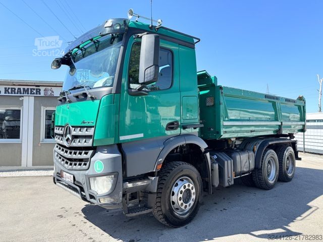Camión volquete trilateral MERCEDES-BENZ Arocs 2645 K Meiller3-Seitenkipper/Bordmatik/6x4