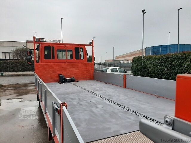 Plateforme de transport de véhicules Iveco ML 120-190