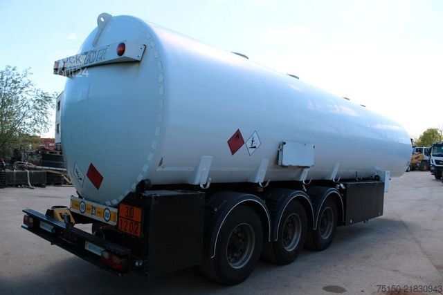 Semiremorcă cisternă SCHRADER Z-STA 24-44,3/4 -Diesel/Benzin PEILSTAB Nr.: 918