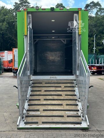 Veewagen MAN TGX 18.420 4x2 1.Stock Cuppers Viehtransporter