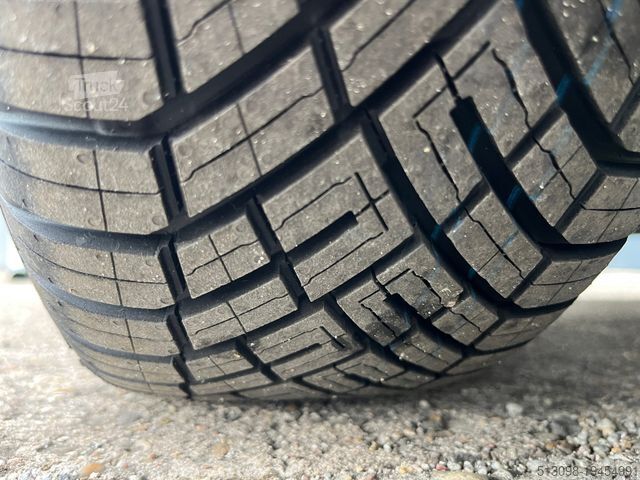 Panelová dodávka VOLKSWAGEN CADDY MAXI REGALS. TEMP. 4MOTION DACHTRÄ. KLIMA