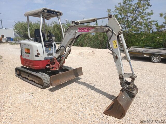 Mini ekskavators < 7t Takeuchi TB23R with 3 excavator buckets
