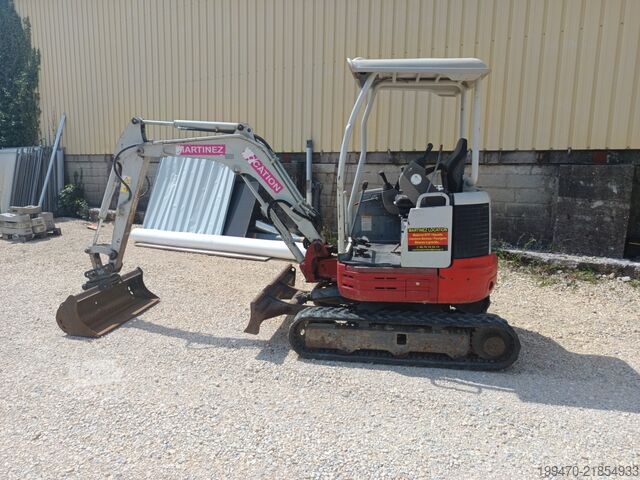 Mini ekskavators < 7t Takeuchi TB23R with 3 excavator buckets