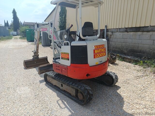 Mini ekskavators < 7t Takeuchi TB23R with 3 excavator buckets