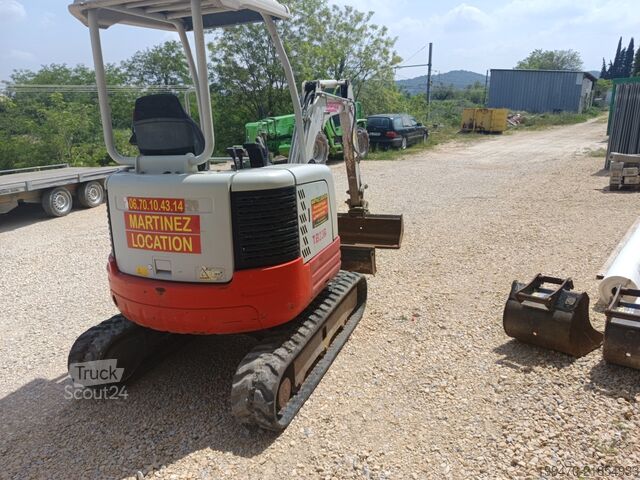 Mini ekskavators < 7t Takeuchi TB23R with 3 excavator buckets